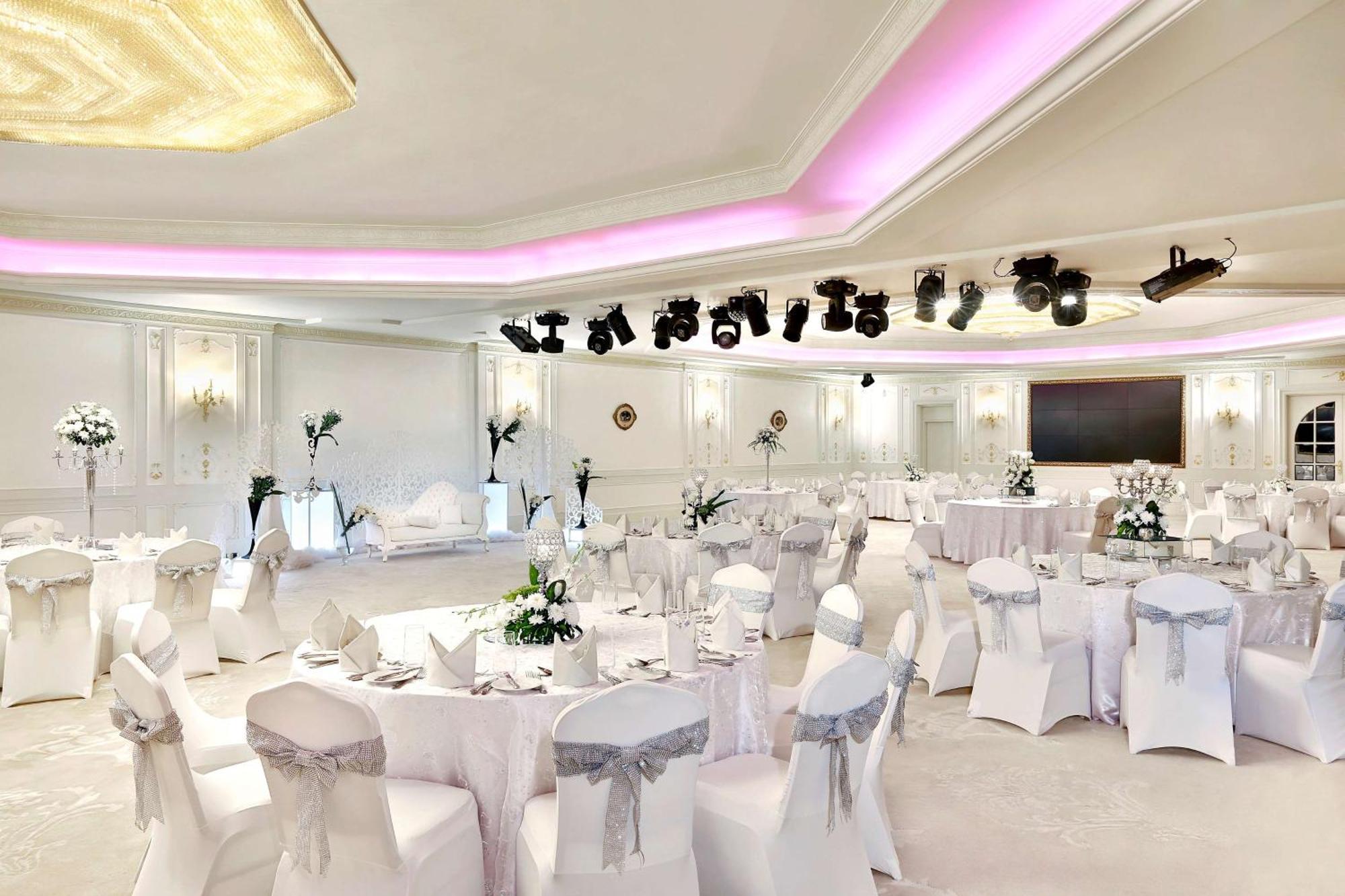 ホテル ヒルトン アレクサンドリア コーニシュ エクステリア 写真 A wedding reception